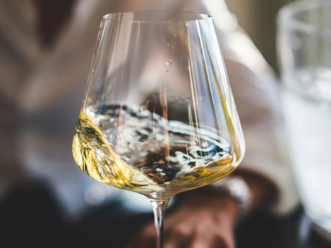 Los mejores vinos blancos de España 2026