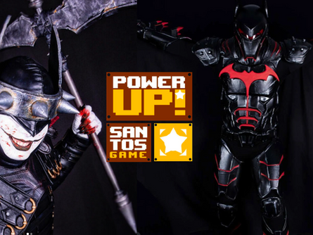 Dois dos juris do Santos Power Up vestidos de Batman que Ri e Hellbat, da DC.