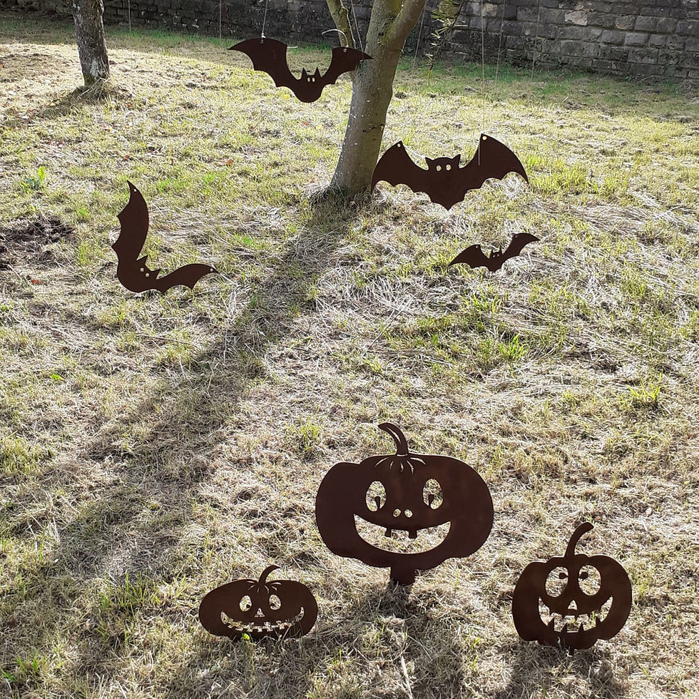 Thumbnail: Rusty Halloween Bats (Set of 4)