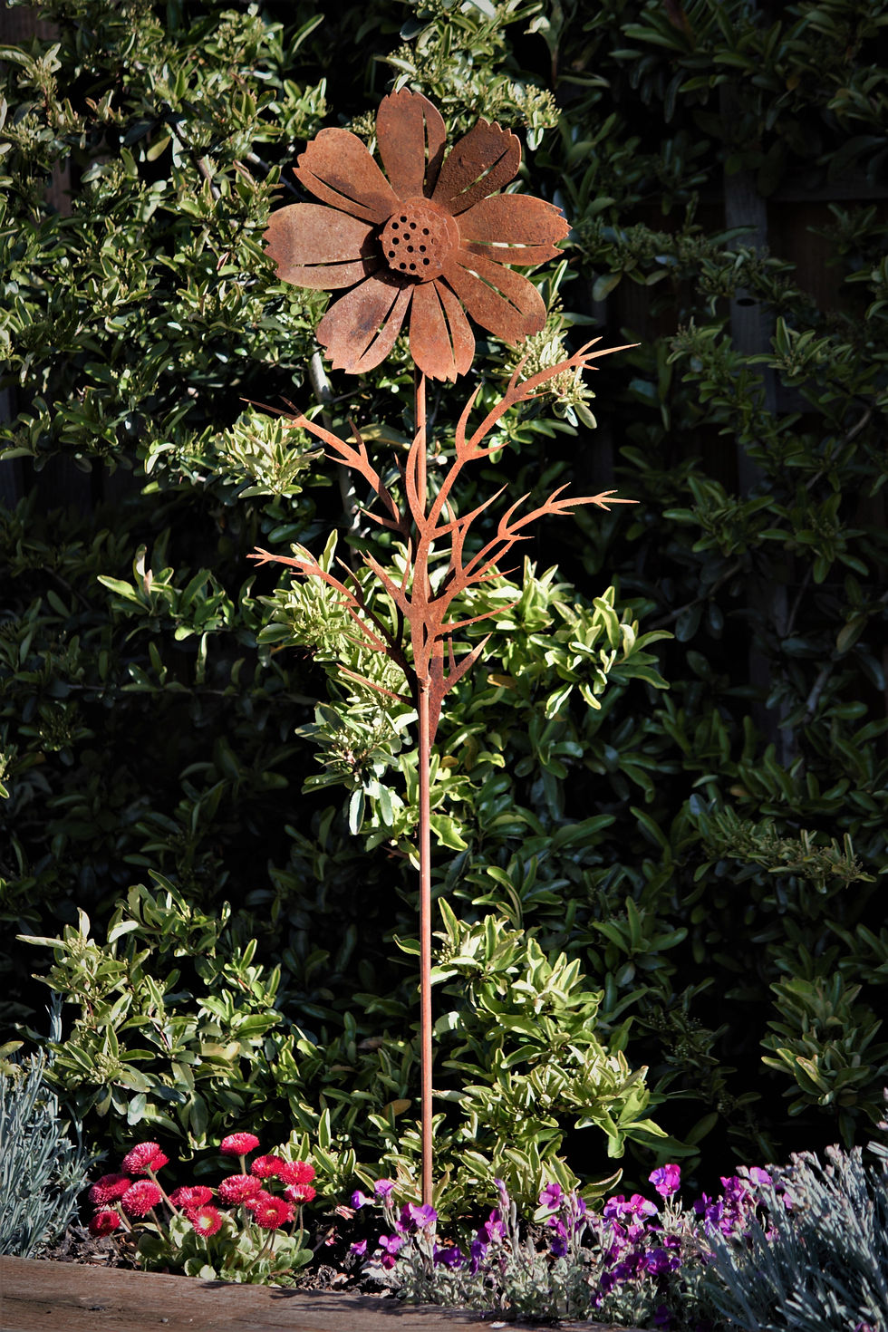 Thumbnail: Giant Flower Garden Sculpture