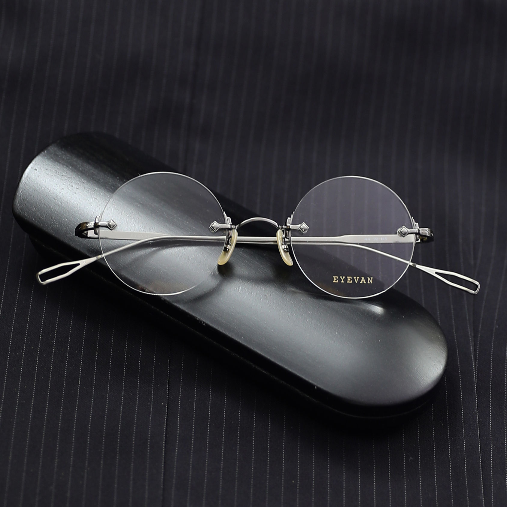 ORBIT #P , SIZE: 44□ 22-145