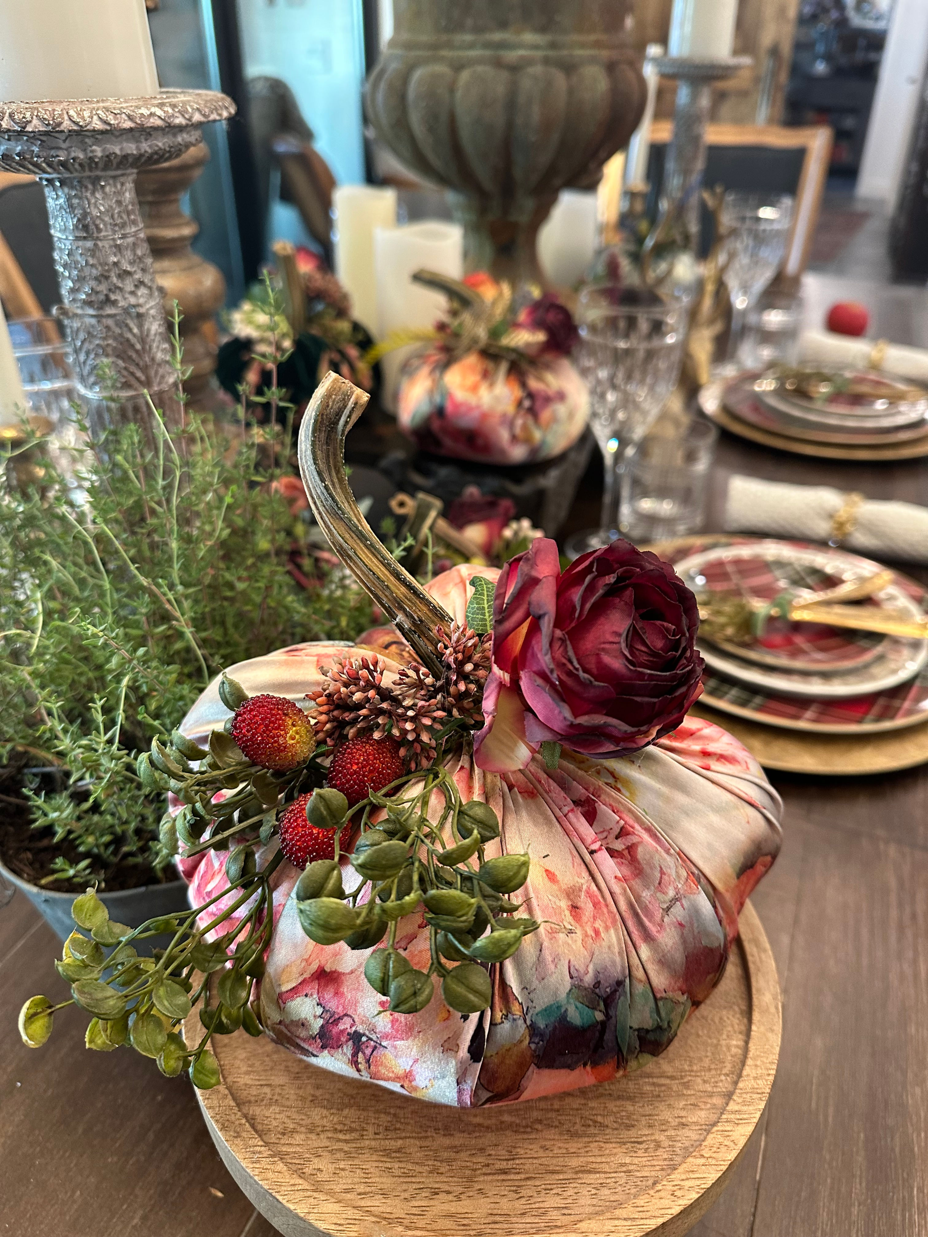 Frances' Floral - 8" Medium