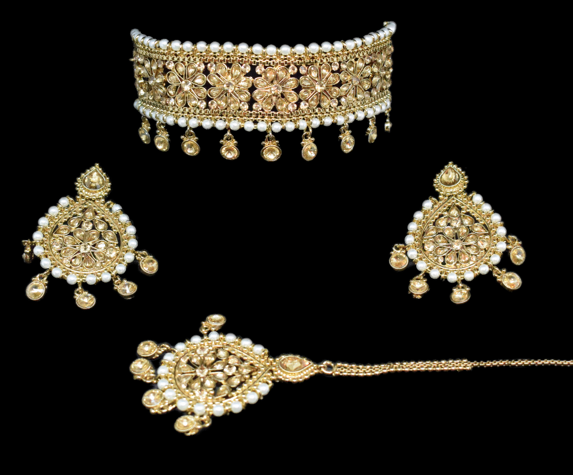 Gold & Pearls Choker set