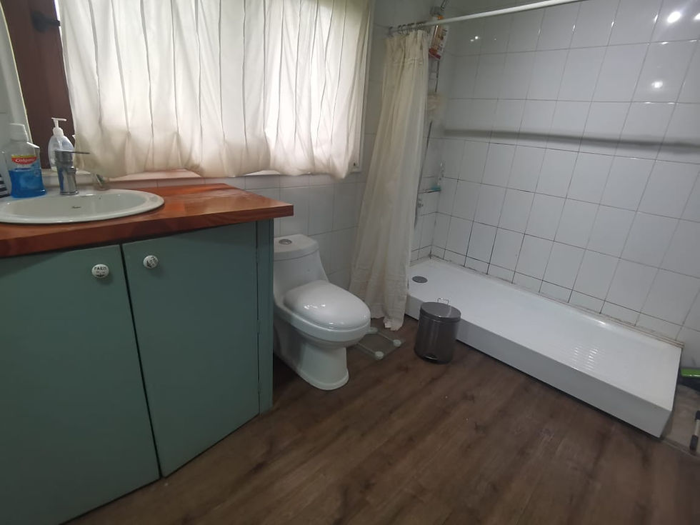 Miniatura: Vende parcela de 5.000 m2 con casa de 250 m2 a 30 minutos del centro de Puerto V