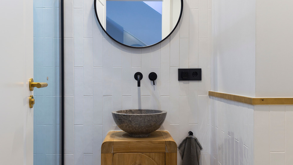 Bathroom
Photo credit: Valentin Hincû