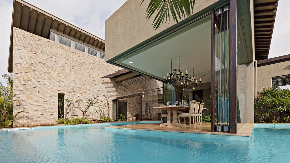 MONSOON RETREAT | Abraham John ARCHITECTS
Dining Island becomes an exotic - öutdoor space - where one can enjoy the breeze, the proximity to water and the lush greenery
Photo credits: Alan Abraham