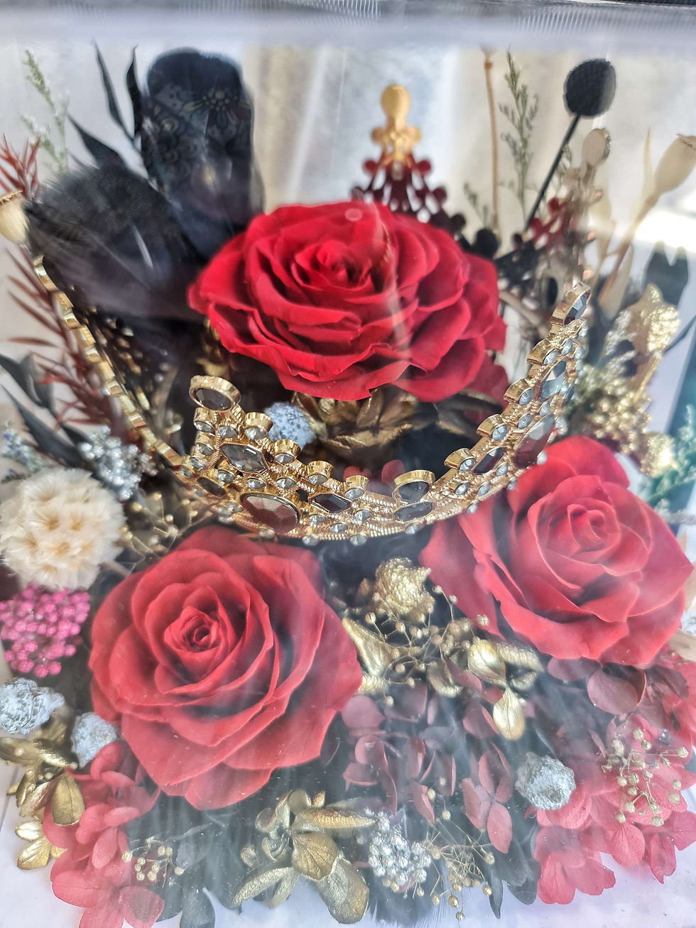 Thumbnail: Queen's Crown - Preserved Flowers