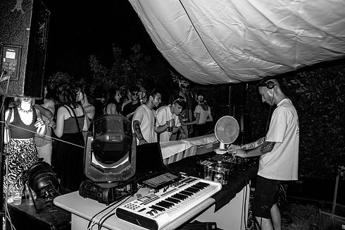 future day la casdetta sul lago.jpg