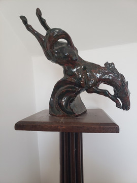 Leap of Faith 2, horse sculpture by Alasdair Banks