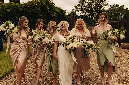 E&S_Halfpenny_London_Bride_Stanlake_Park_The_Chamberlins_Alternative_Modern_Surrey_Wedding