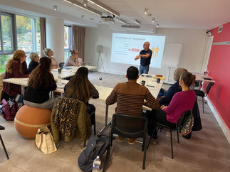 Le plaisir de discuter lors de l'apéro