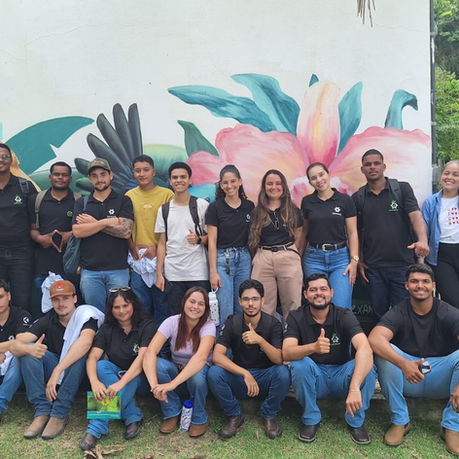 Agronomia UNIVC visita laboratórios da reserva natural da VALE