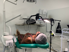 Alunos do UNIVC têm Experiência Única ao Assistirem à Cirurgia Dentária em Tempo Real