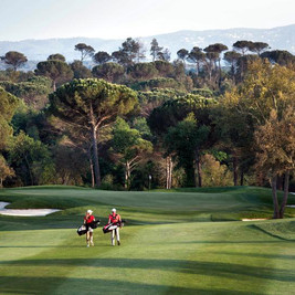 Hole op Golf Camiral,PGA Catalunya dichtbij B&B El Ranxo