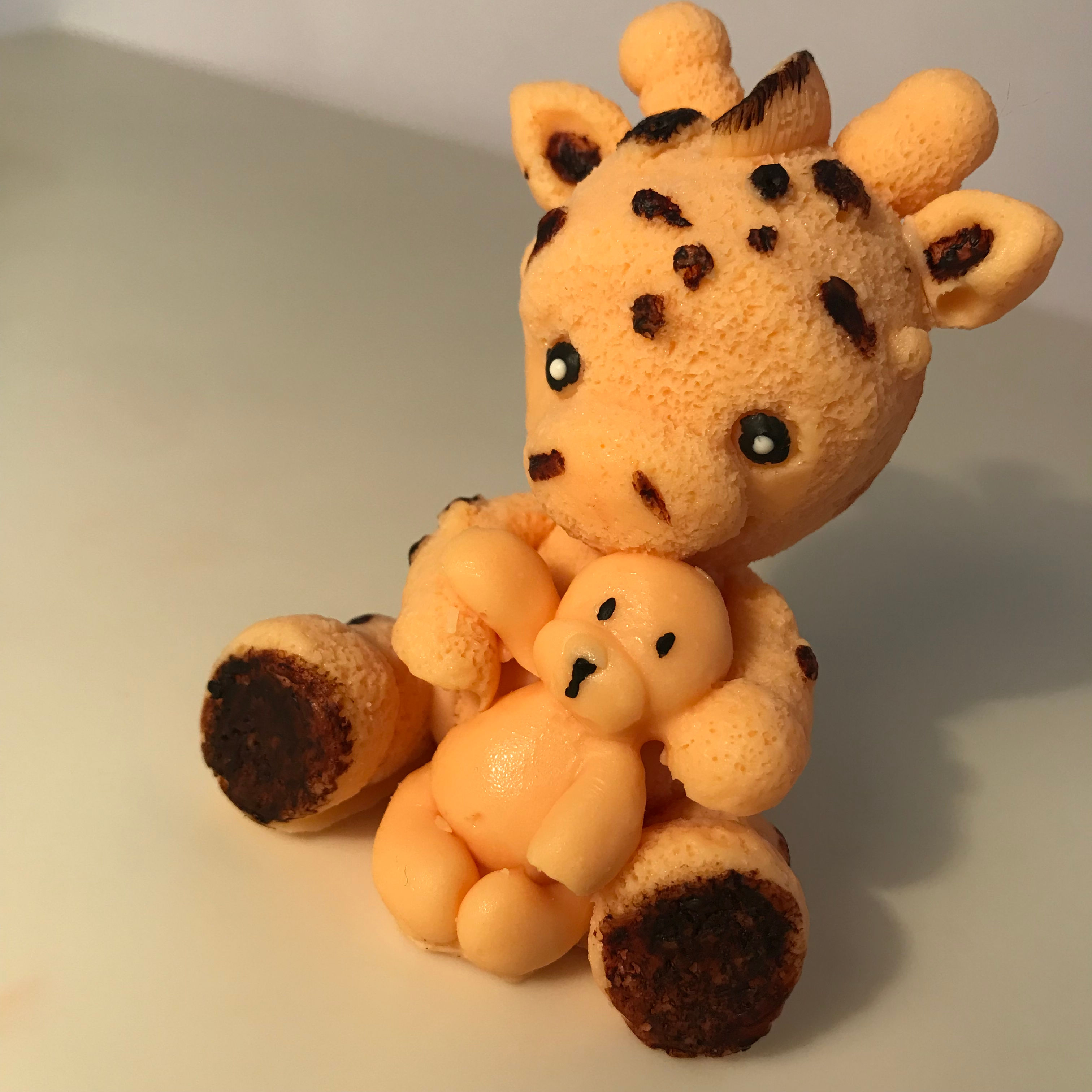 קישוט לעוגה משוקולד