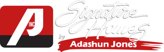 Signature Homes Logo - White.webp