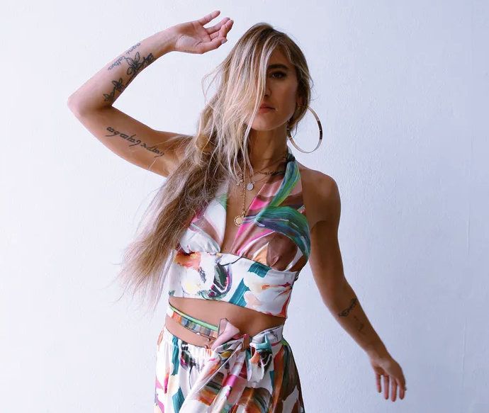 Top Marylin avec ceinture et motif tropical