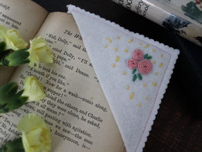 An Embroidered Corner Bookmark - FREE Pattern