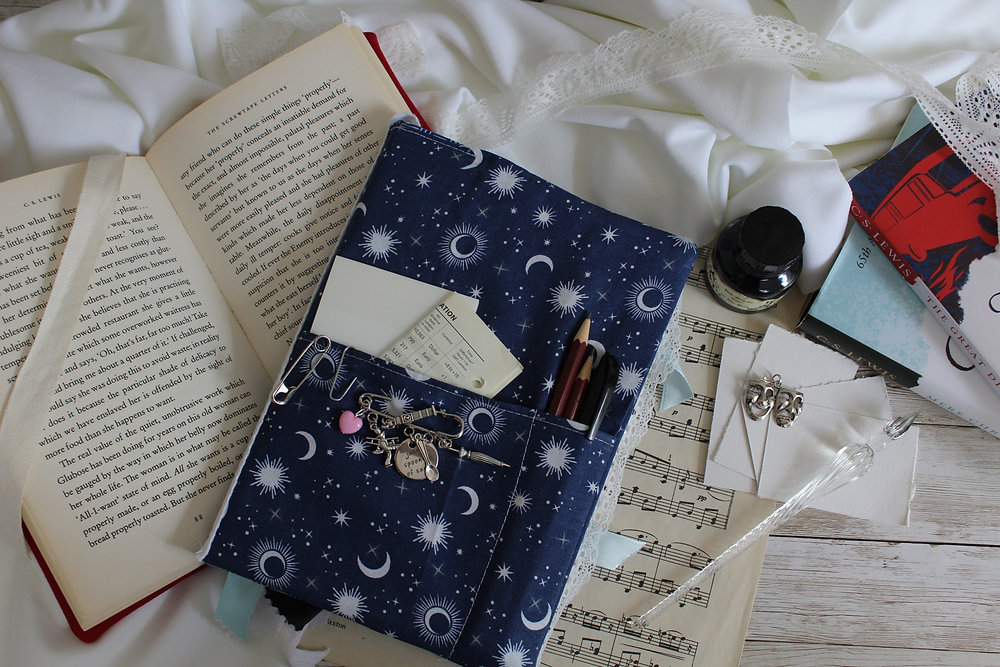 A Book Sleeve: Free Sewing Pattern a-book-sleeve-free-sewing-pattern