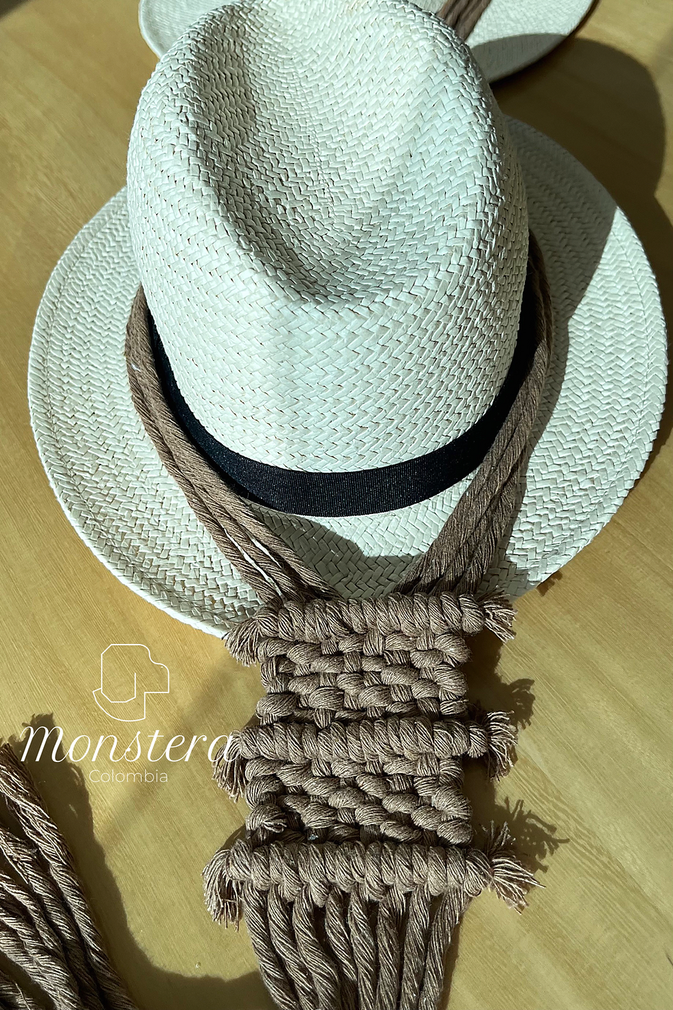 Miniatura: Hat hanger