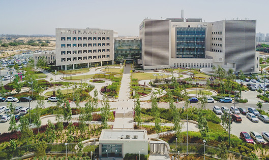 Hospital%20facade%20with%20gardens_edite