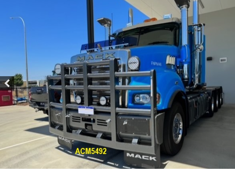 Thumbnail: Mack Superliner Titan Bull Bar