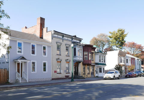 Houses on Second Ave in Lansingburgh