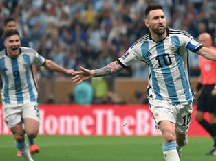 Messi breaks World Cup scoring record as Argentina reach knockout stage