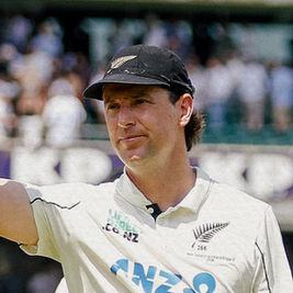 Henry strikes as New Zealand tighten grip on England after Phillips’ maiden test ton