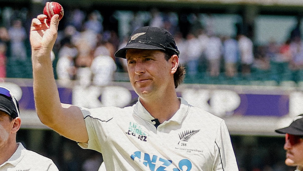 Henry strikes as New Zealand tighten grip on England after Phillips’ maiden test ton