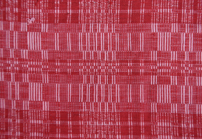 A close-up look on the mat-like patterns that resemble basket weaves.