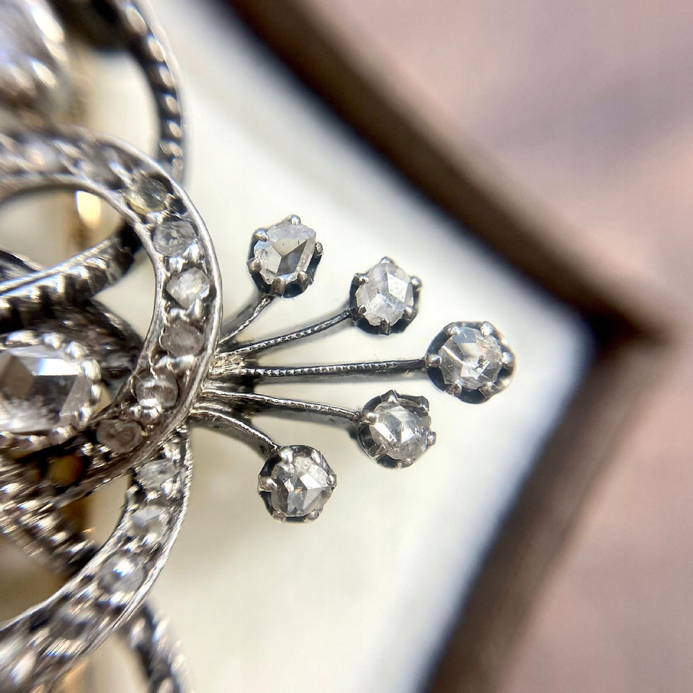 Miniatura: Srebrna broszka secesja XIX/XX w diamenty rozety