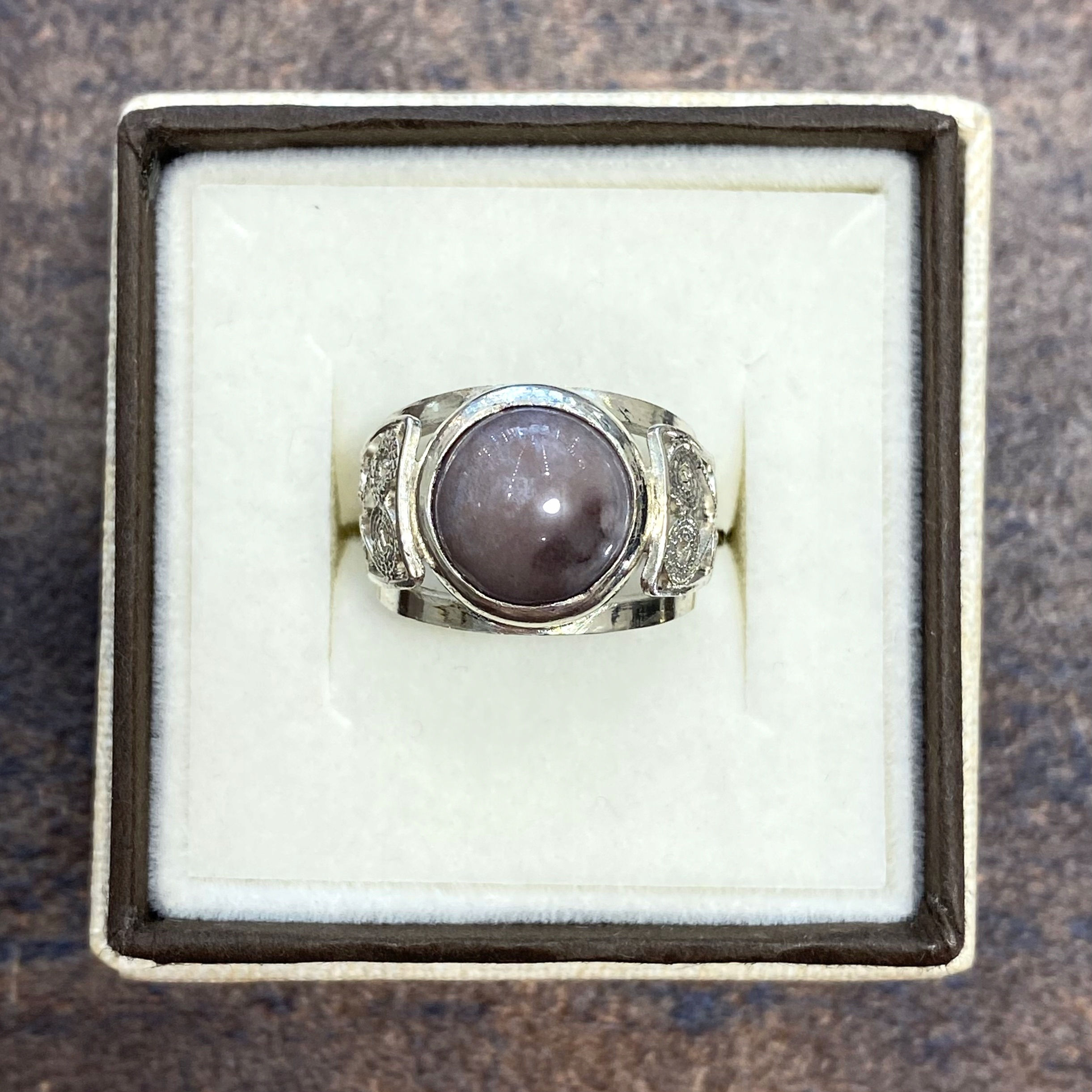 Srebrny pierścionek Imago Artis sygnet rodonit