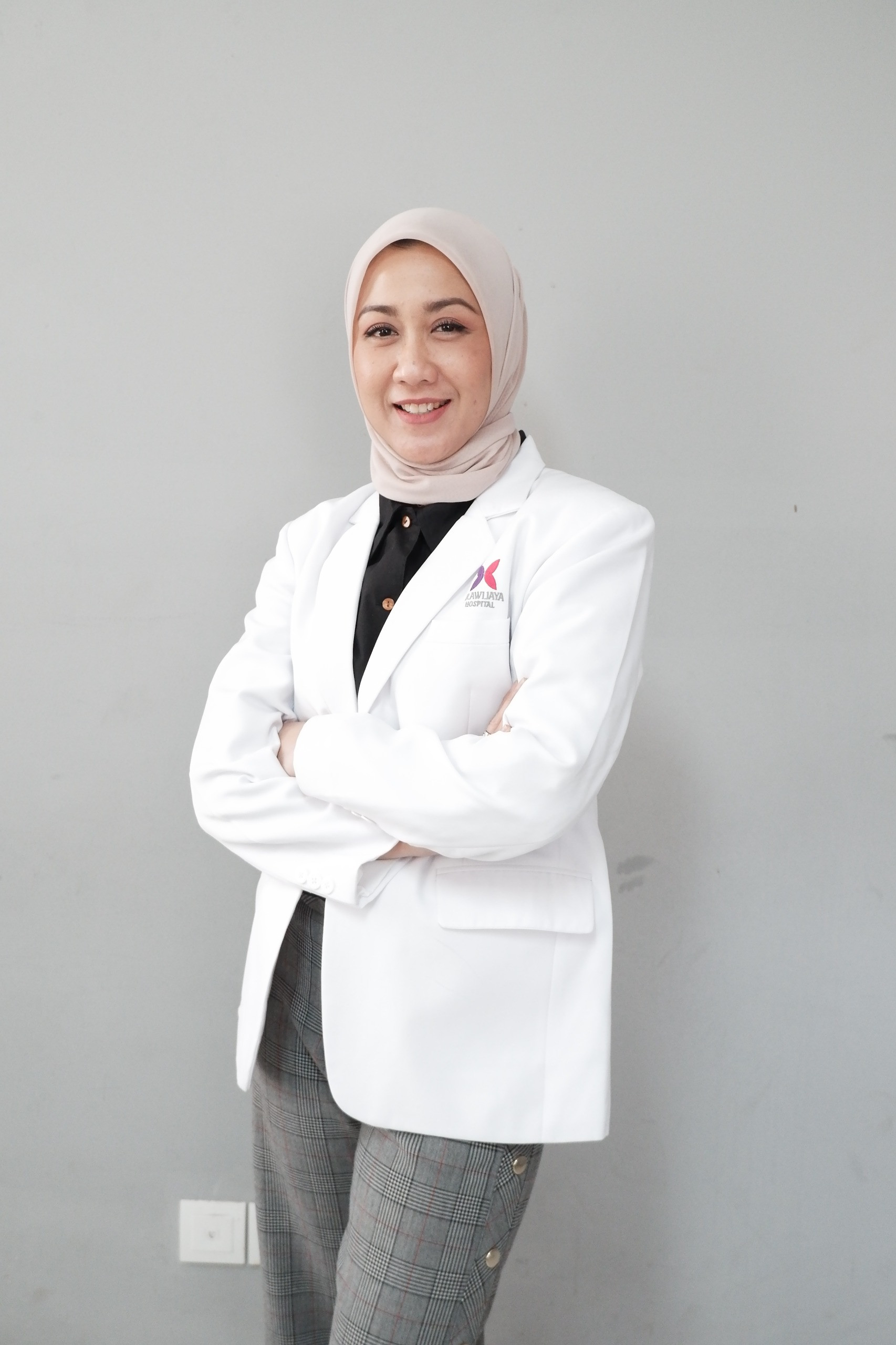 Indriyati drg. Fauziyah Indriyati - Dokter Gigi Umum
