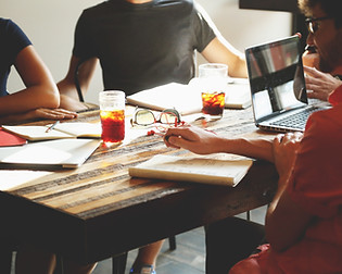 startupstockphotos-meeting-594091.jpg