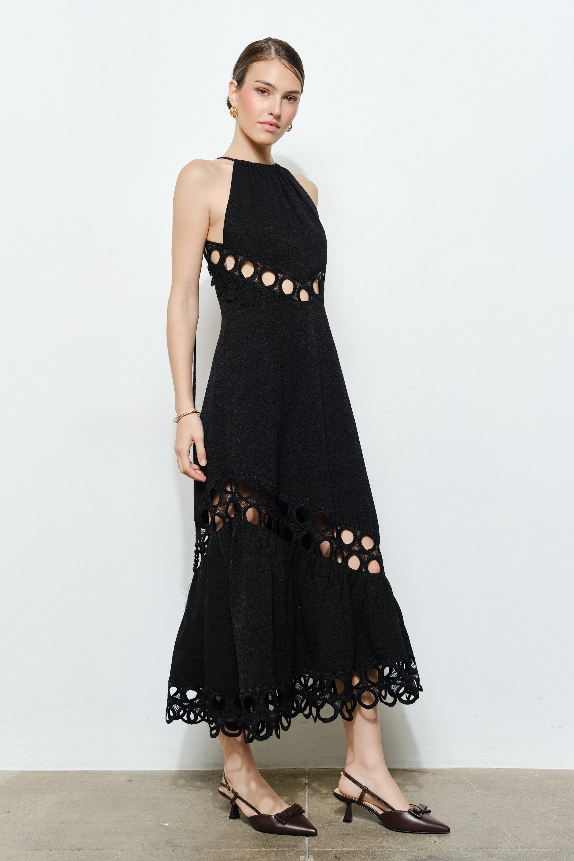 Chic Textured Lace Halter Tassel Midi Dress