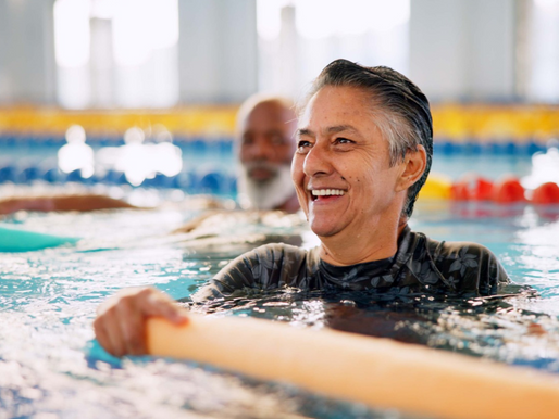 Natación: El secreto para una salud física óptima en adultos mayores