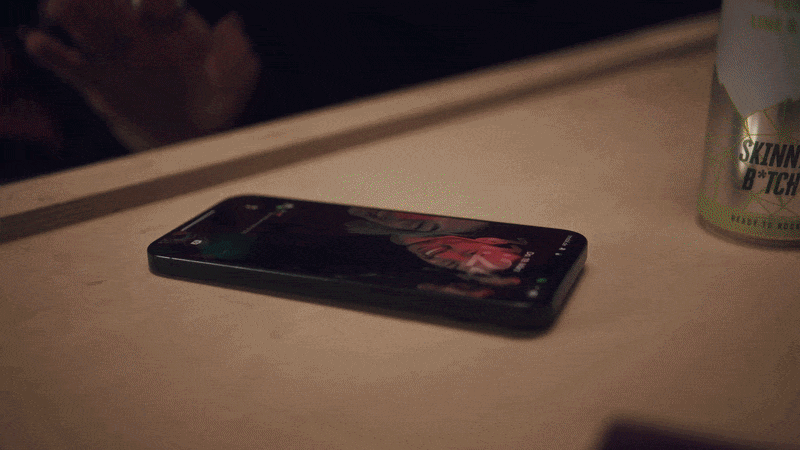 9MILE_SkinnyBitch_Spot_4K_16x9_V2_DE_website-ezgif.com-optimize.gif