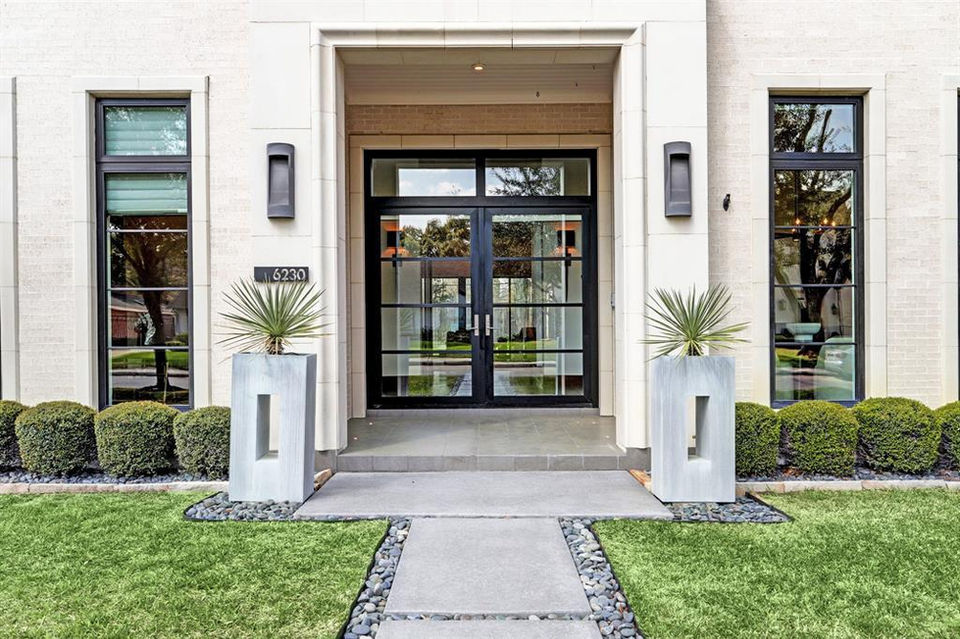 Elegant front entry porch at Terwilliger House in Houston