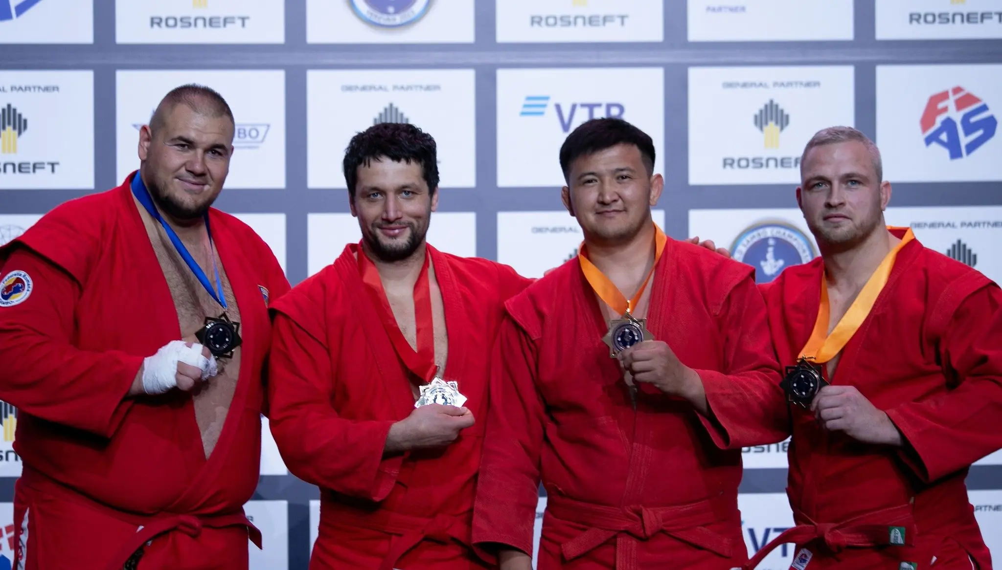 Российские самбисты выиграли 13 золотых медалей на Чемпионате мира