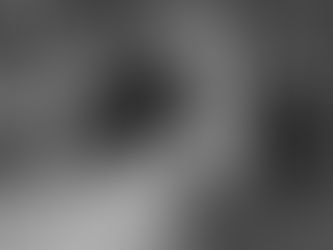 Das Klostertor in Kloster auf Hiddensee, drei Backstein-Torbögen, Schwarz-Weiß-Fotografie.