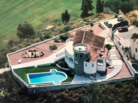 Front Line La Marquesa Golf Villa For Sale