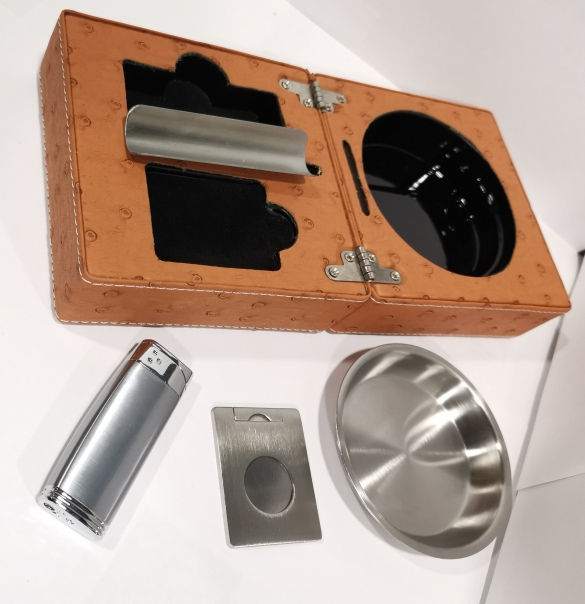 Thumbnail: ASHTRAY LEATHER CIGAR SET SK3009A