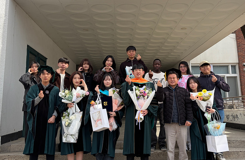2026.02 졸업2.jpg