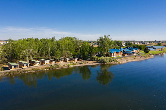 River_Lodge_Cabin_Row_Lodge.jpg
