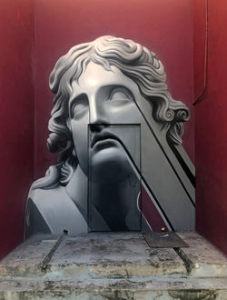 Canova Stretched