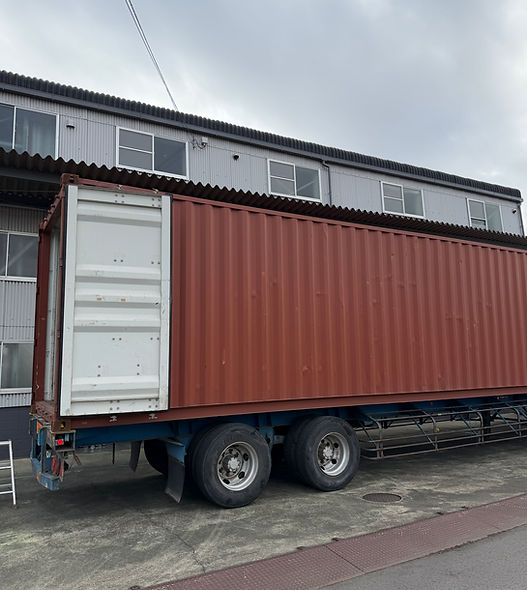 不用品回収で片付けた家具雑貨を輸出