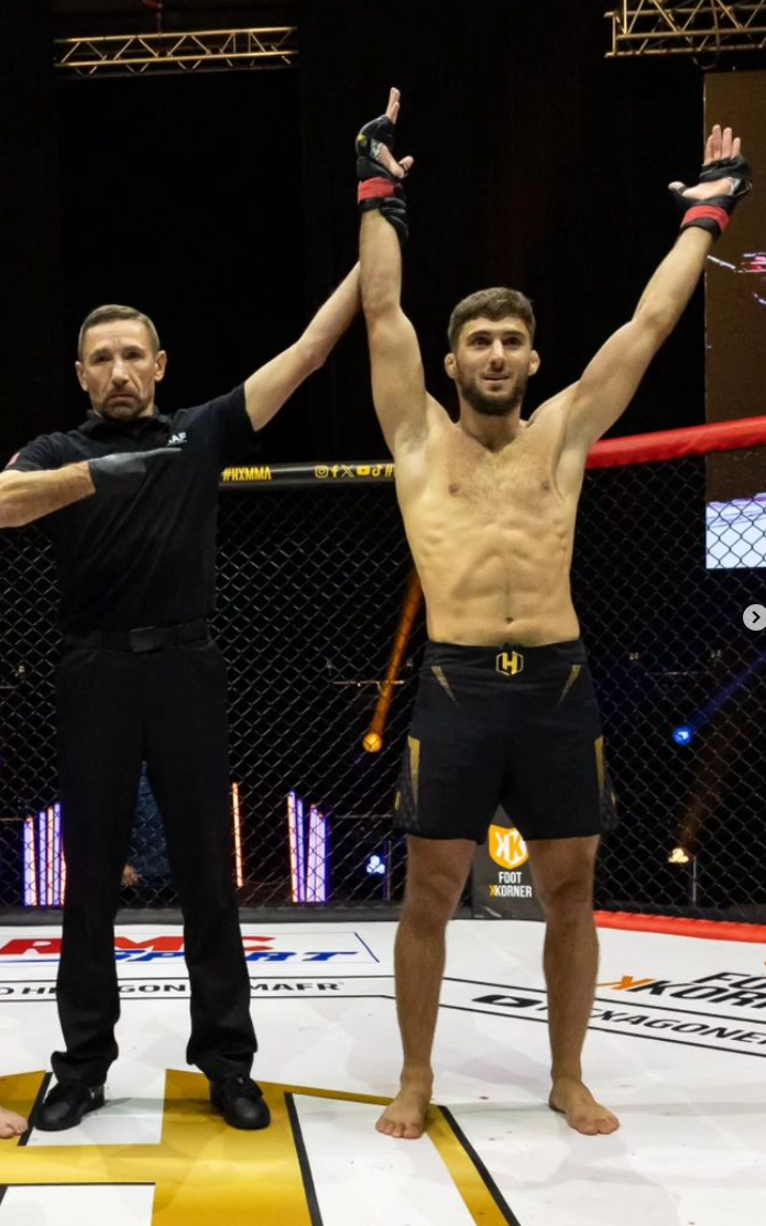 Baris Adiguzel, victorieux du co-main event de l'Hexagone MMA 20