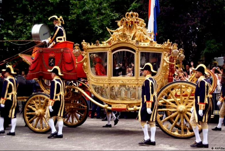 荷蘭國王Willem-Alexander 宣佈,不再用他的黃金馬車。BBC的新聞報導 https://www.bbc.com/news/world-europe-59988414