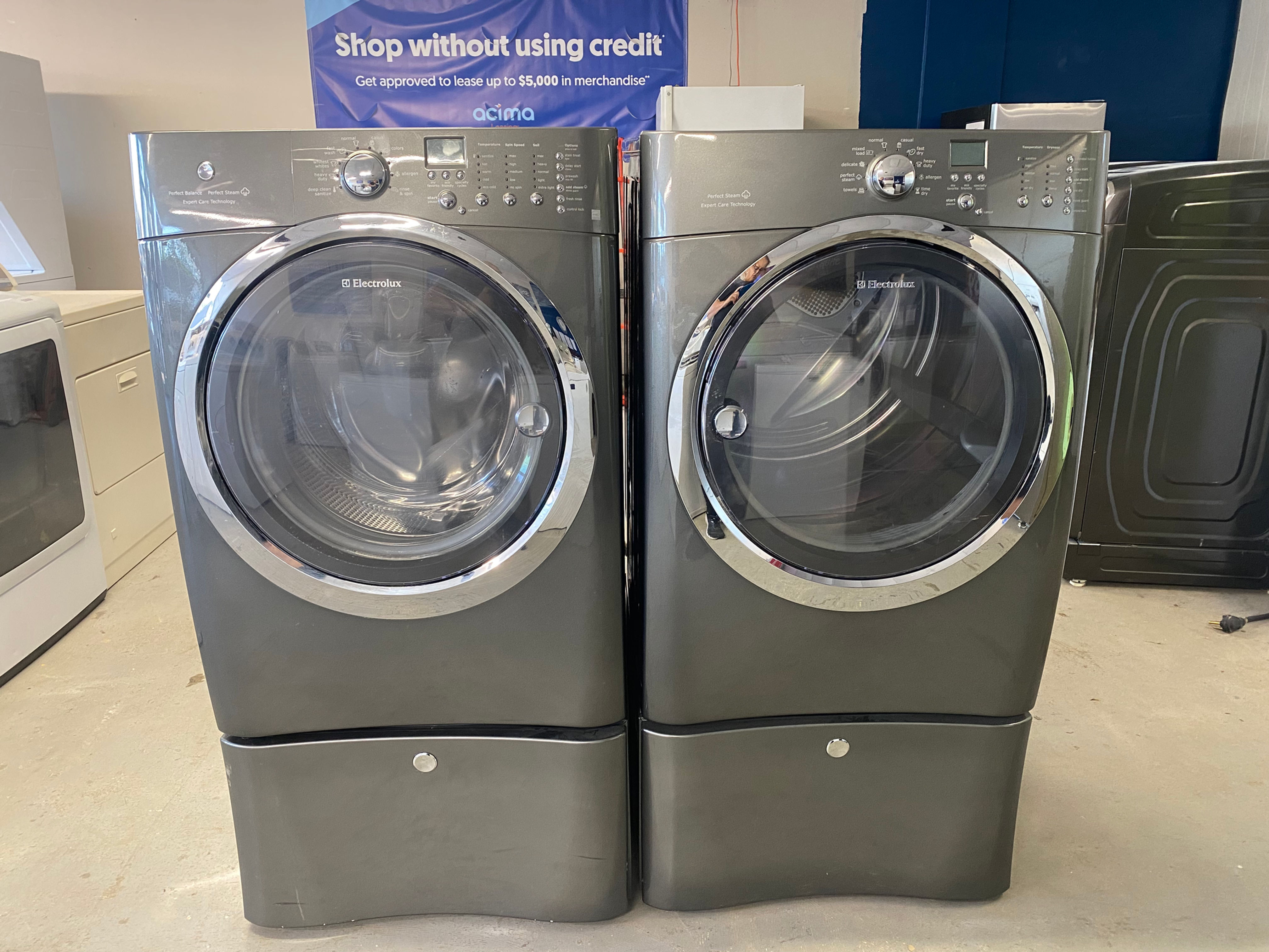 Like New Electrolux Washer and Gas Dryer with Steam